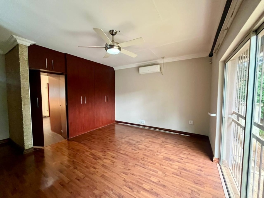 5 Bedroom Property for Sale in Safari Gardens North West